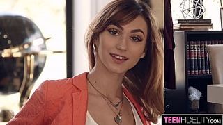 Властный парень привязал и отодрал в киску свою худую  подружку